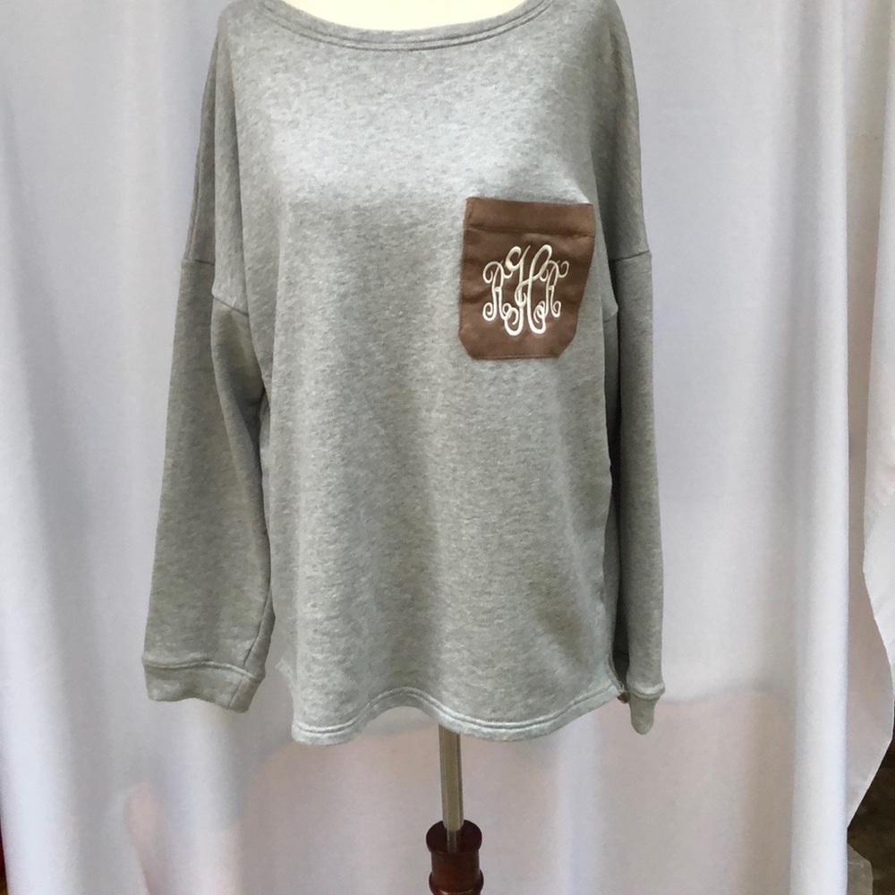 Boxy Gray Sweatshirt with Relaxed Fit